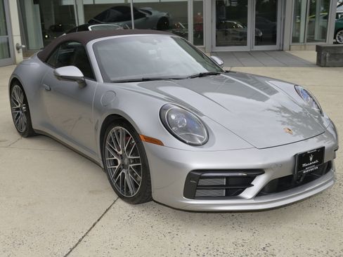 Used 2024 Porsche 911 Carrera S image 3