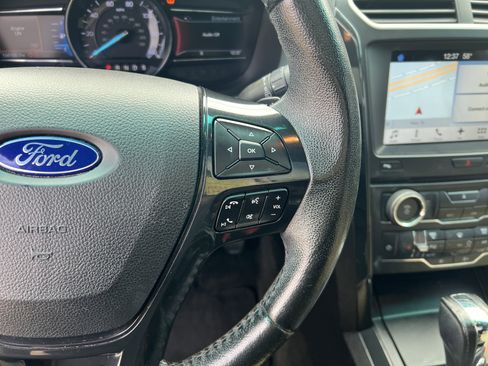 Used 2017 Ford Explorer XLT w/ Equipment Group 202A image 19