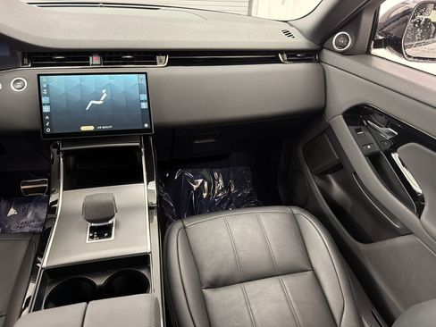 Used 2025 Land Rover Range Rover Evoque Dynamic SE AWD/4WD image 32