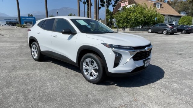 New 2026 Chevrolet Trax LS w/ Driver Confidence Package FWD image 29