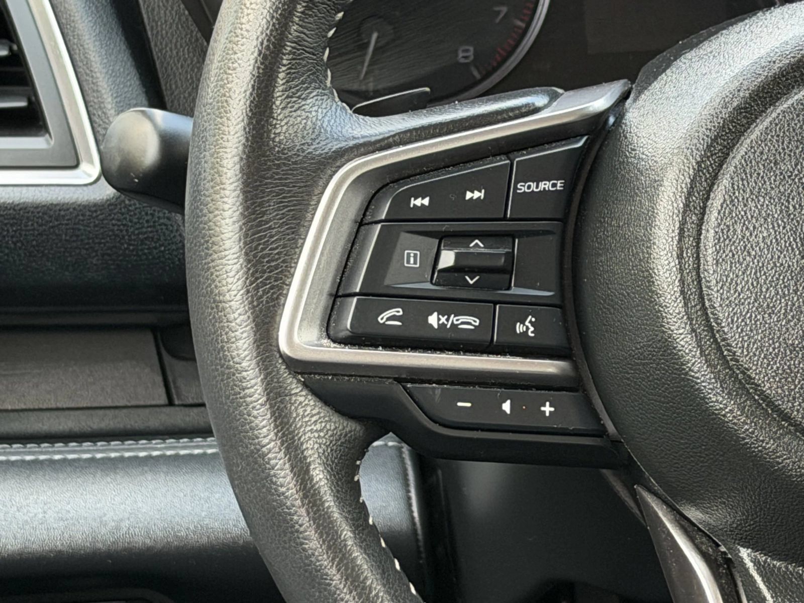 Used 2024 Subaru Ascent Limited AWD/4WD image 15