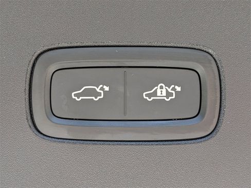 New 2025 Volvo EX90 Plus image 14