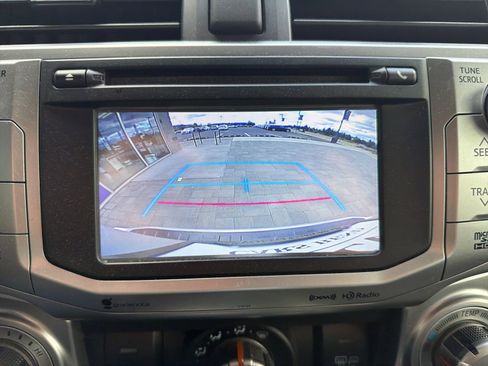 Used 2018 Toyota 4Runner SR5 AWD/4WD image 14