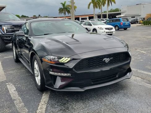 Used 2020 Ford Mustang Coupe RWD image 2