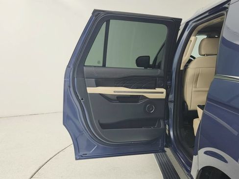Used 2022 Ford Expedition Max Platinum RWD image 21