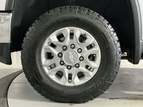 Used 2020 Chevrolet Silverado 2500 LTZ w/ Z71 Off-Road Package image 20