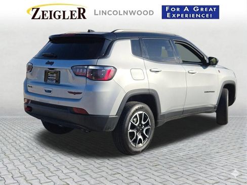 Used 2024 Jeep Compass Trailhawk AWD/4WD image 10