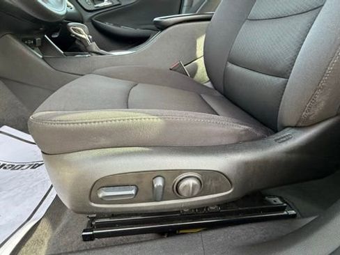 Used 2024 Chevrolet Malibu LT image 16