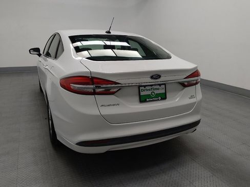 Used 2017 Ford Fusion SE image 6