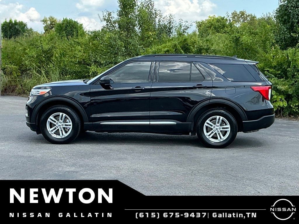 Used 2020 Ford Explorer XLT w/ Comfort Package AWD/4WD image 3