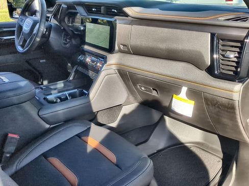 Used 2025 GMC Sierra 2500 AT4 w/ AT4 Premium Plus Package image 30