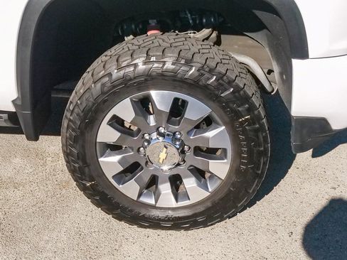 Used 2023 Chevrolet Silverado 2500 High Country w/ Safety Package II image 5