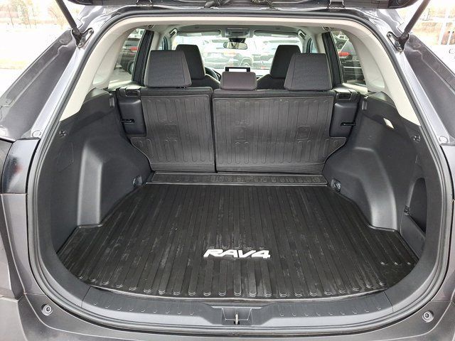 Used 2023 Toyota RAV4 LE FWD image 32