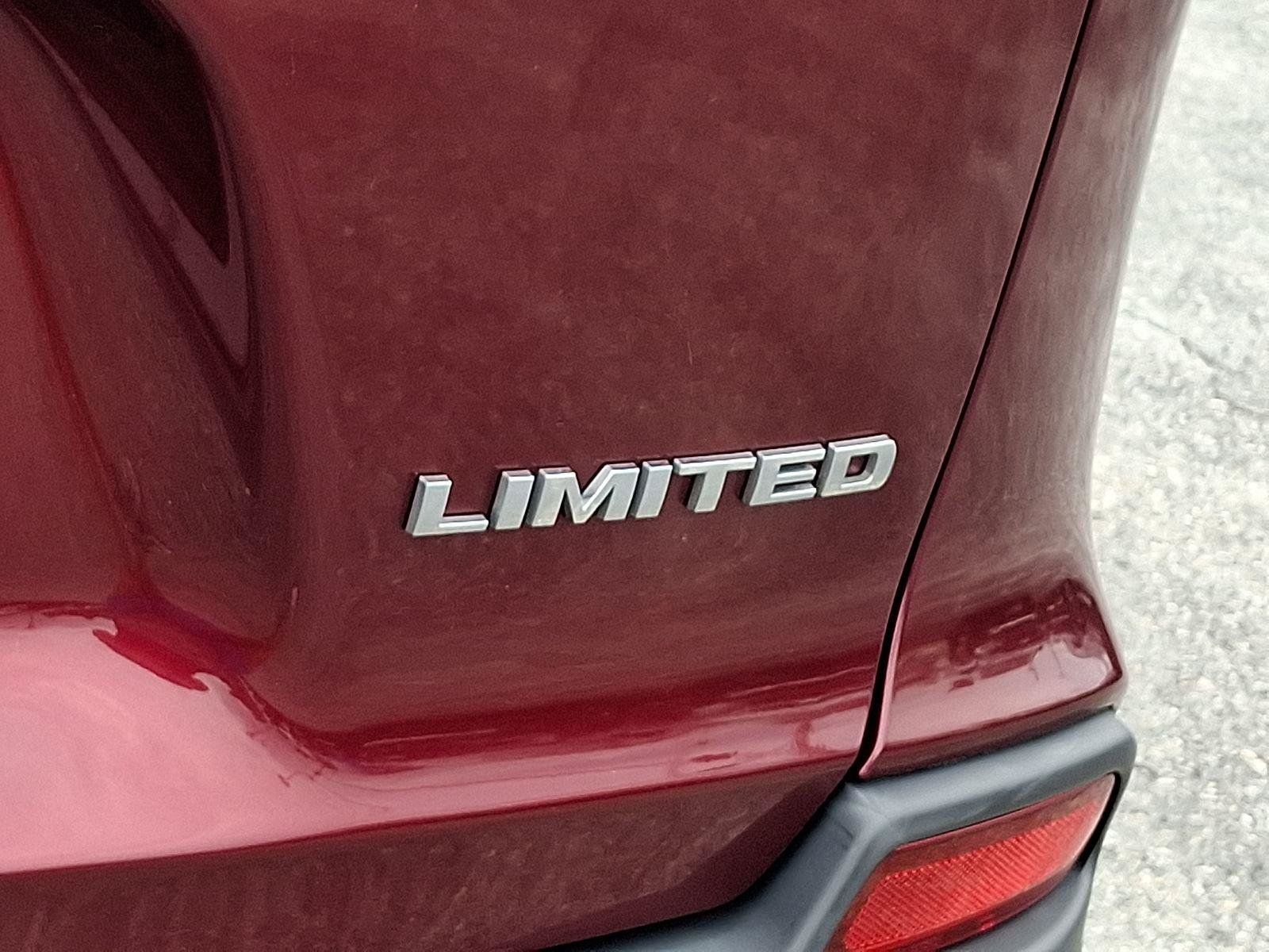 Used 2019 Jeep Cherokee Limited AWD/4WD image 30