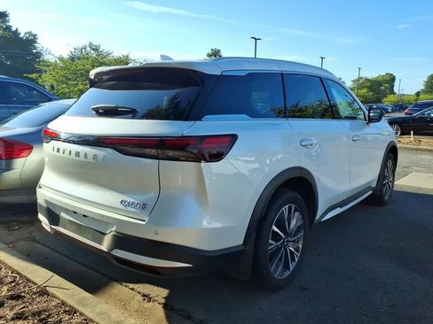 Certified 2026 INFINITI QX60 Luxe w/ Cargo Package AWD/4WD image 9
