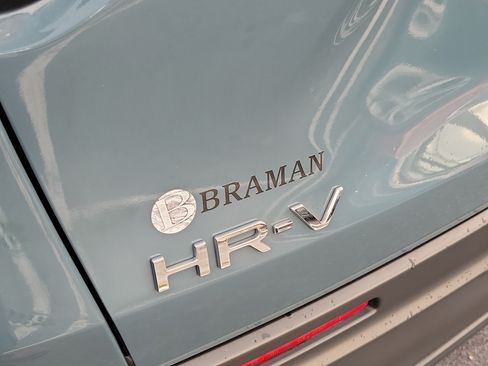 Certified 2025 Honda HR-V LX image 5