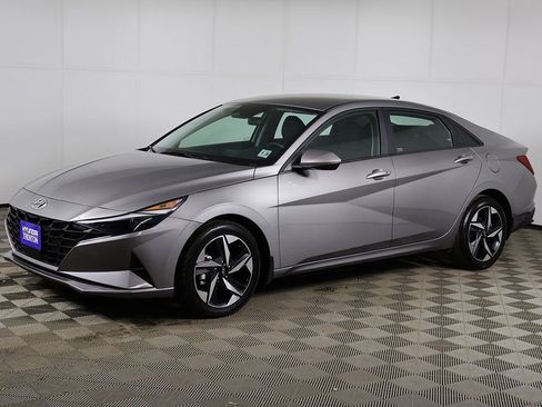 Used 2023 Hyundai Elantra SEL w/ Convenience Package image 8