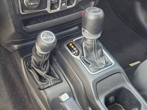 Used 2021 Jeep Wrangler Unlimited Sahara AWD/4WD image 12