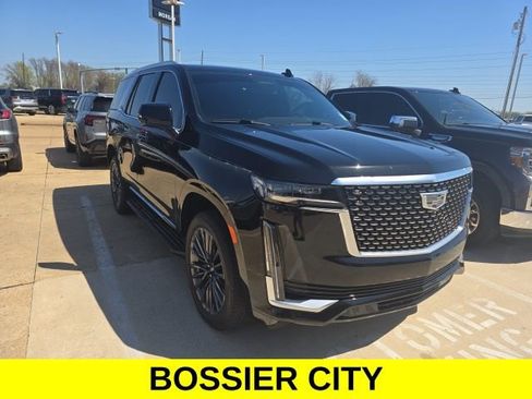 Certified 2024 Cadillac Escalade Luxury AWD/4WD image 3