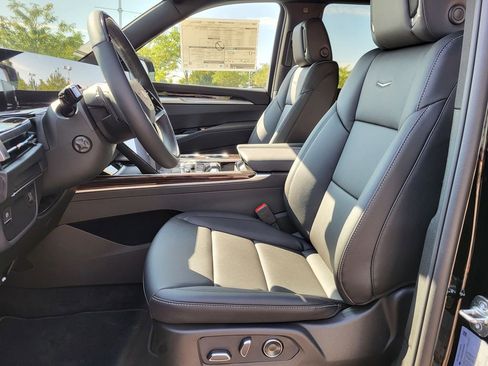 New 2025 Cadillac Escalade Luxury image 3