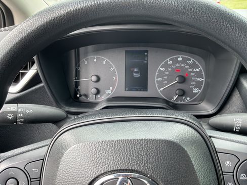 Used 2025 Toyota Corolla LE FWD image 21