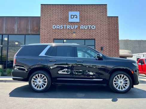 Used 2021 Cadillac Escalade Premium Luxury AWD/4WD image 7