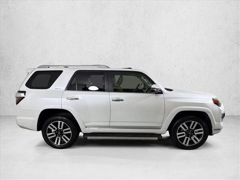 Used 2024 Toyota 4Runner Limited AWD/4WD image 4
