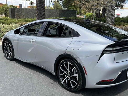 Used 2023 Toyota Prius Prime Premium FWD image 22