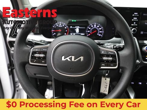 Used 2023 Kia Sorento LX FWD image 10