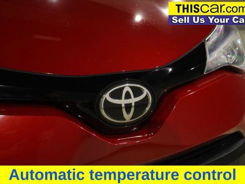Used 2020 Toyota C-HR LE FWD image 12