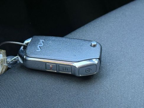 Used 2025 Kia Sportage LX image 20