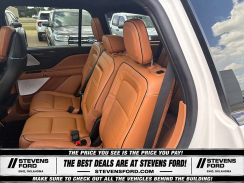 Used 2024 Lincoln Aviator Black Label w/ Jet Package AWD/4WD image 34