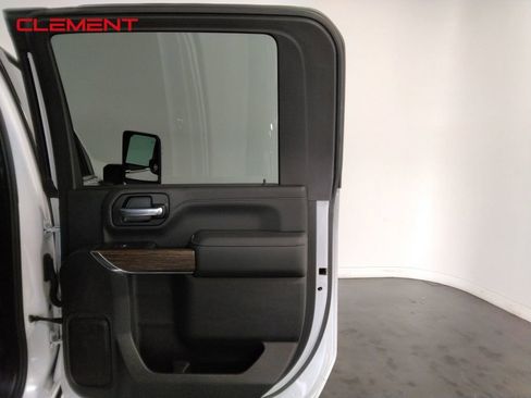 Used 2022 Chevrolet Silverado 2500 High Country w/ Safety Package II image 37