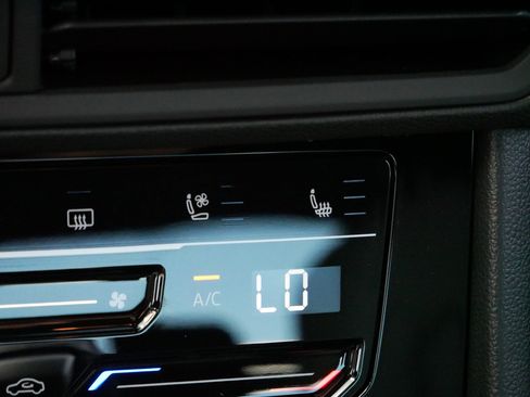 Certified 2025 Volkswagen Jetta GLI Autobahn w/ GLI Black Package image 30