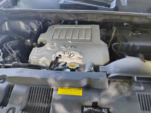 Used 2012 Toyota Highlander SE w/ Tow Pkg FWD image 34