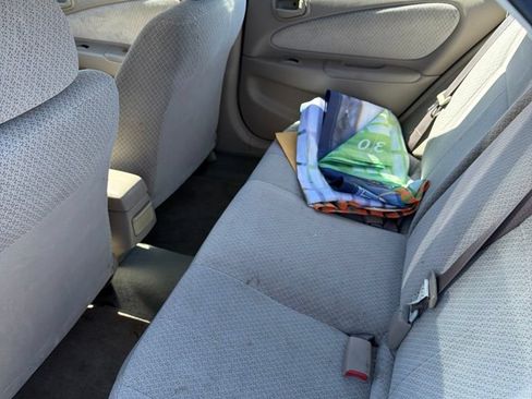 Used 2000 Toyota Corolla CE w/ Value Pkg FWD image 10