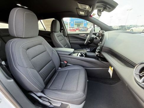 New 2025 Chevrolet Blazer EV LT image 18