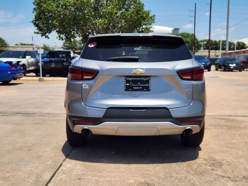Used 2025 Chevrolet Blazer LT FWD image 7