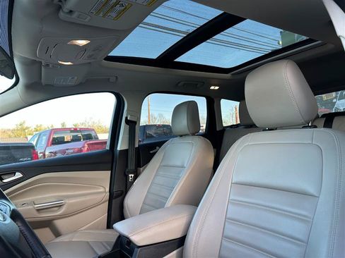 Used 2019 Ford Escape SEL AWD/4WD image 35