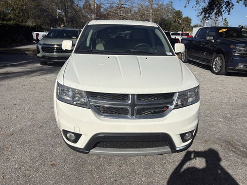 Used 2013 Dodge Journey SXT w/ Flexible Seating Group image 2