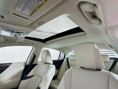 Used 2023 Lexus ES 350 w/ Premium Package FWD image 26