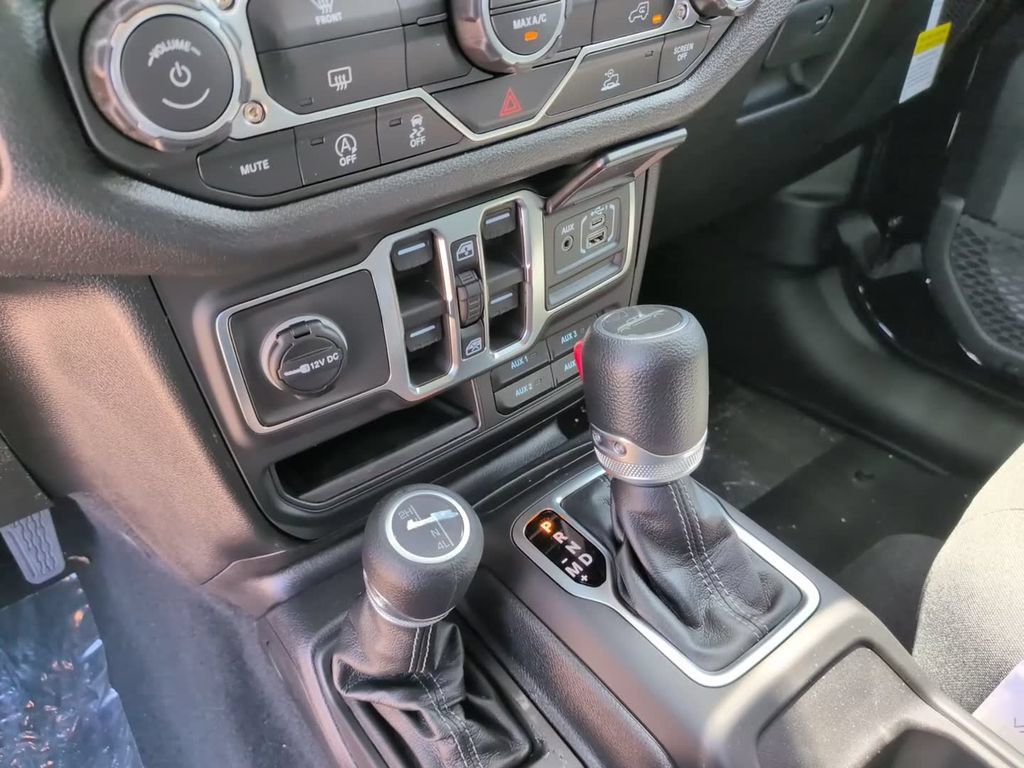 New 2026 Jeep Gladiator Sport AWD/4WD image 30