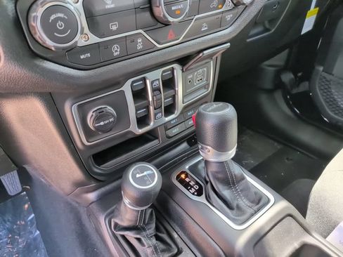 New 2026 Jeep Gladiator Sport AWD/4WD image 30