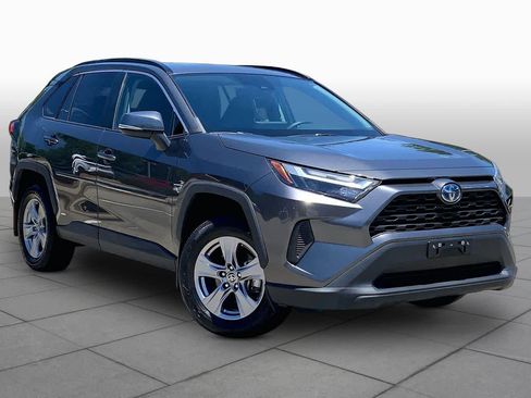 Used 2022 Toyota RAV4 XLE w/ Convenience Package AWD/4WD image 3
