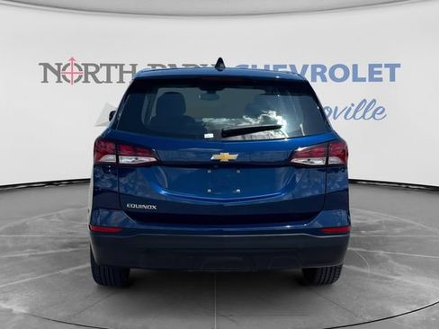 Used 2022 Chevrolet Equinox LS FWD image 4