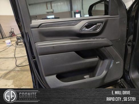 Used 2022 GMC Yukon XL SLT w/ SLT Luxury Package AWD/4WD image 11