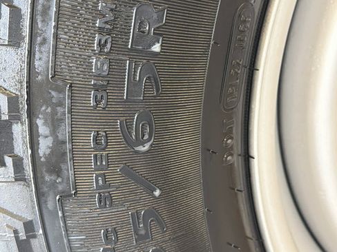 Used 2024 Chevrolet Colorado W/T image 11