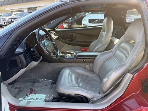 Used 1999 Chevrolet Corvette Coupe w/ Roof Pkg RWD image 31