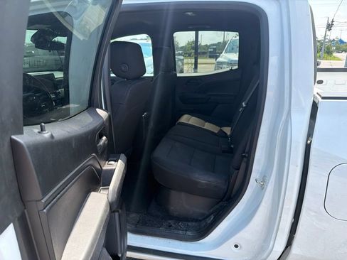 Used 2023 Chevrolet Colorado W/T RWD image 7