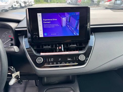 Used 2025 Toyota Corolla LE FWD image 15